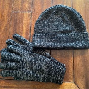 Express Men’s Heathered Gray Hat and Gloves Set